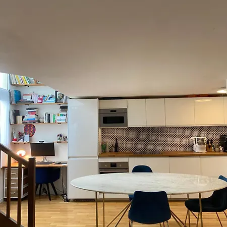 Spacious Duplex 70m2 Fully Equiped In Oberkampf باريس